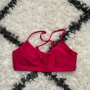 Alo Airlift Intrigue Bra - Magenta Crush